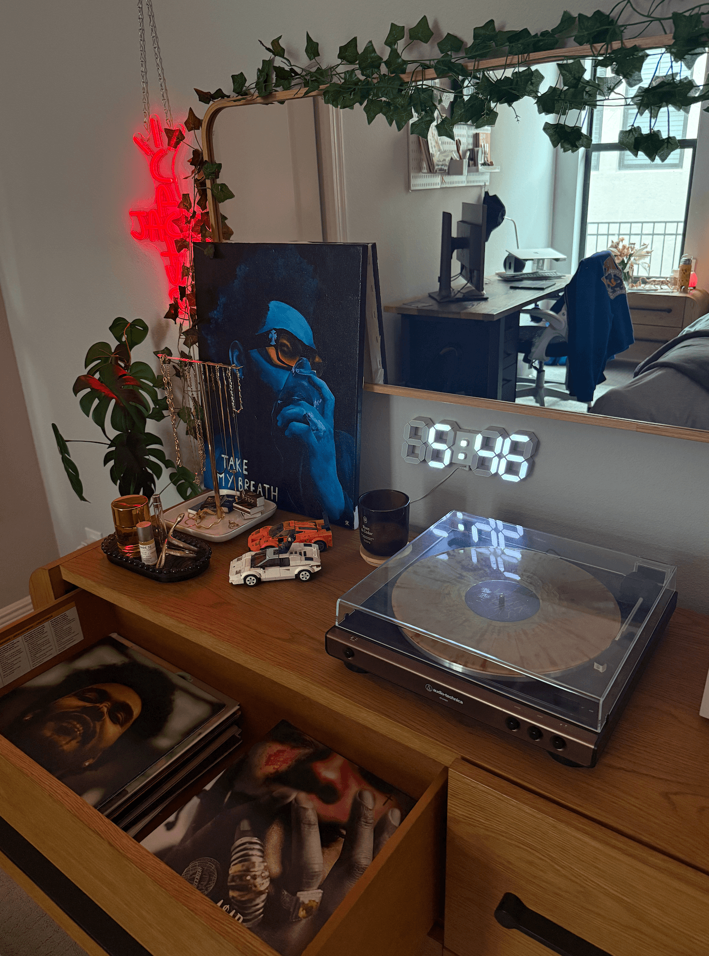 Vinyl shelf